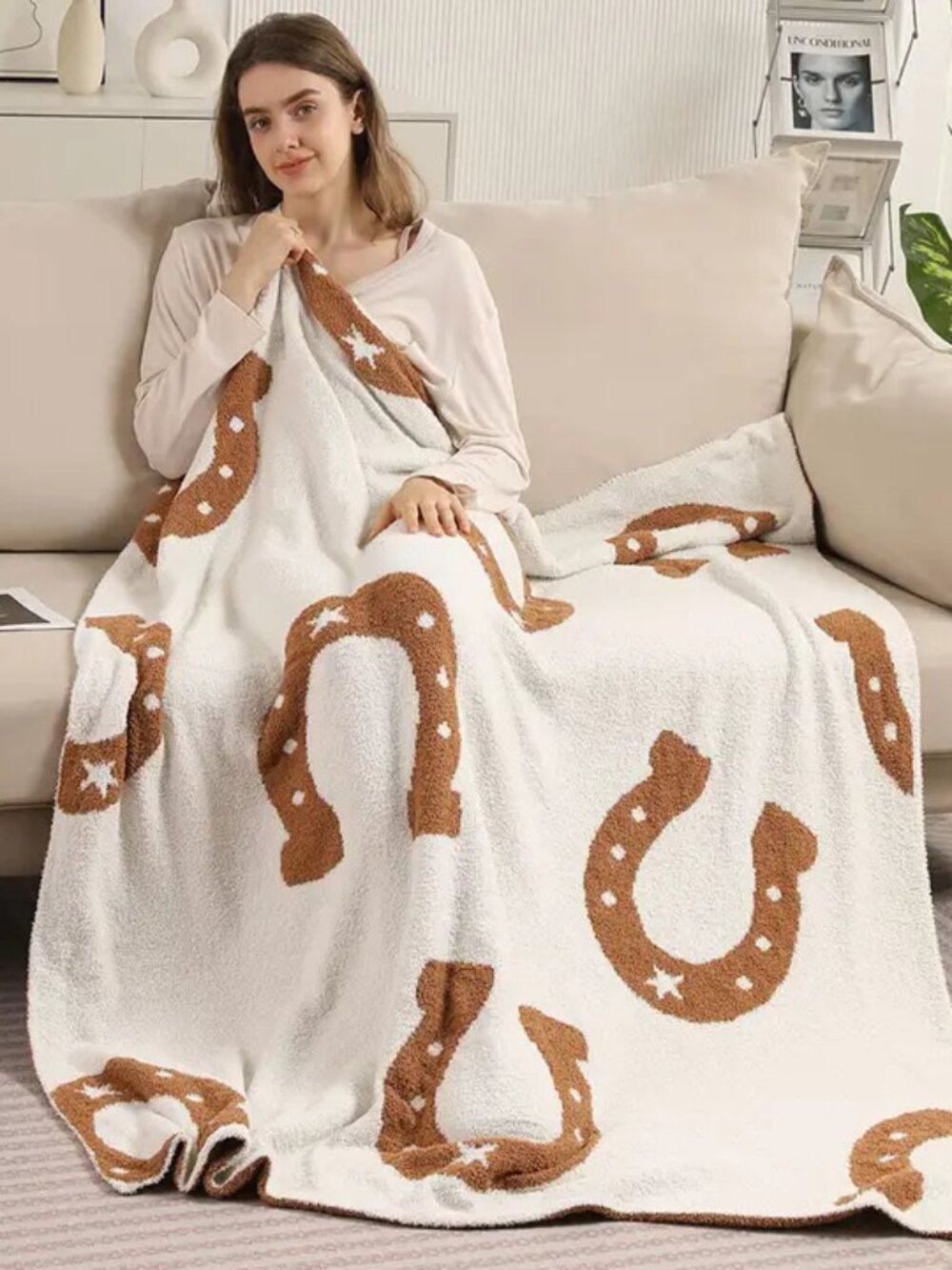 Reversible Horseshoe Patterned Throw Blanket NEW